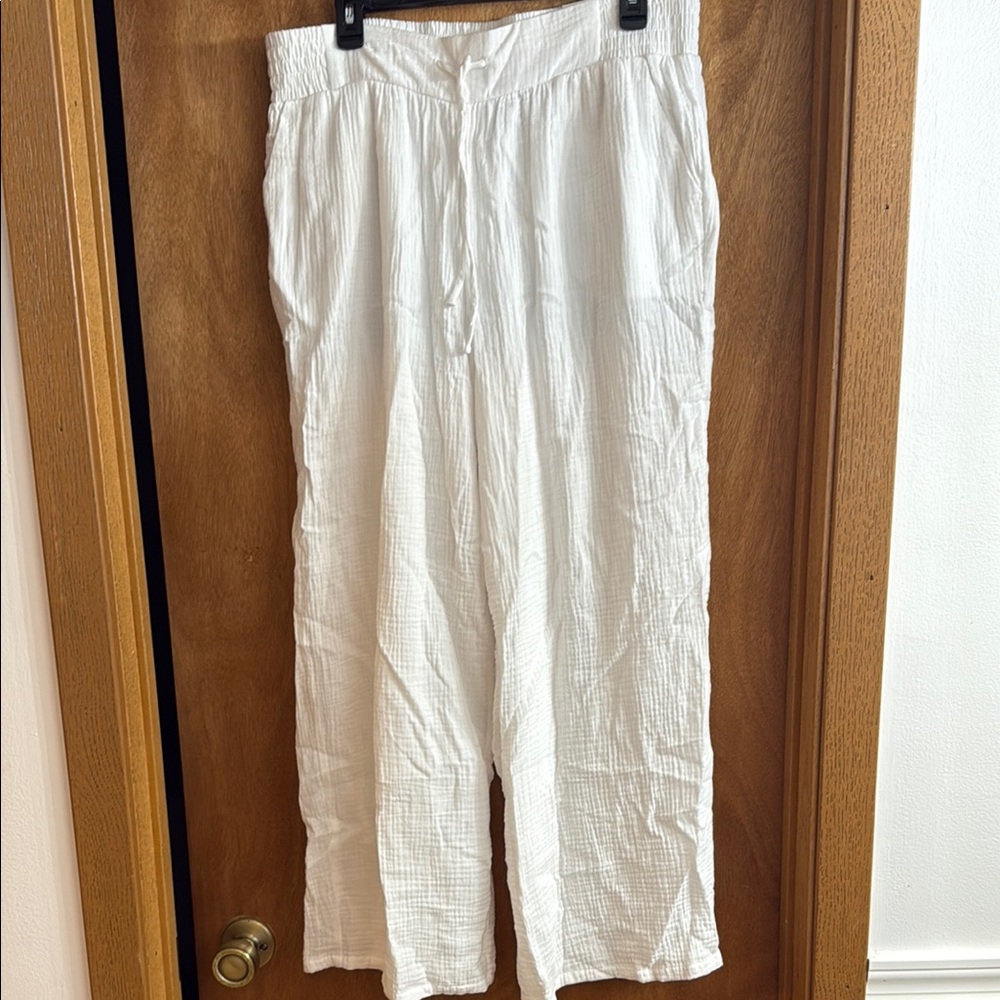 Women’s White Woven Pants